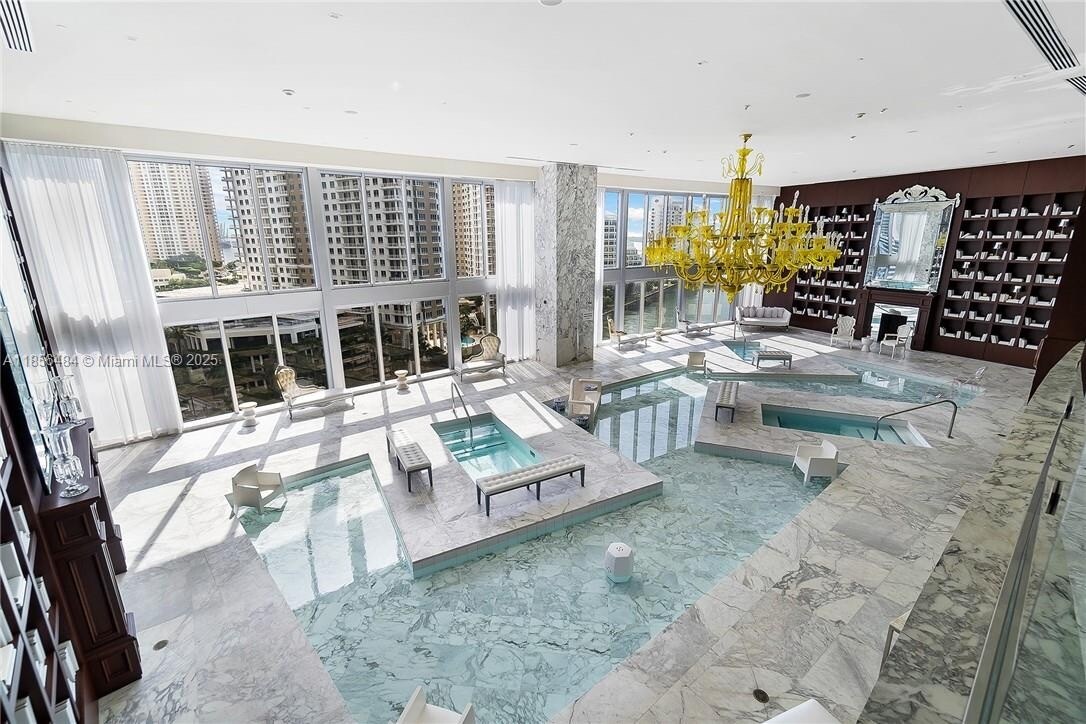 Building Photo - 475 Brickell Ave