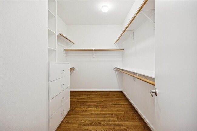 Building Photo - 2404 Fairview St