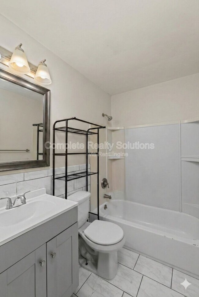 Building Photo - 231 Emerling Dr