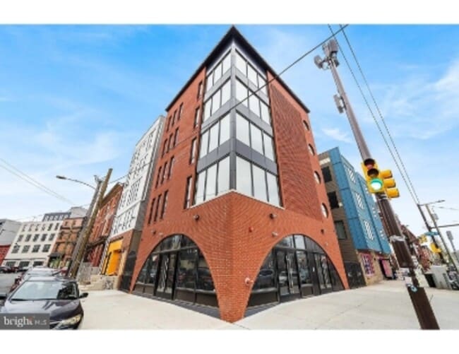 Building Photo - 1800 W Girard Ave