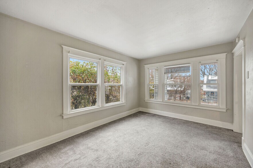 Building Photo - 2241 Hannaford Ave