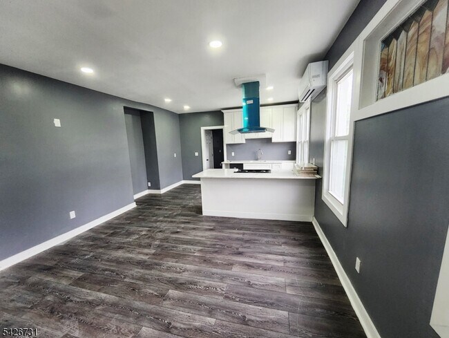 Building Photo - 49 Union Pl