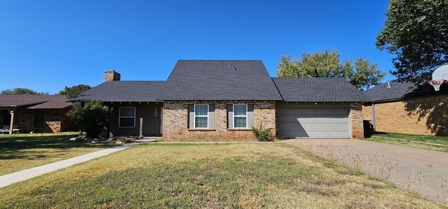 Building Photo - Stunning Rosewood Home COMING SOON