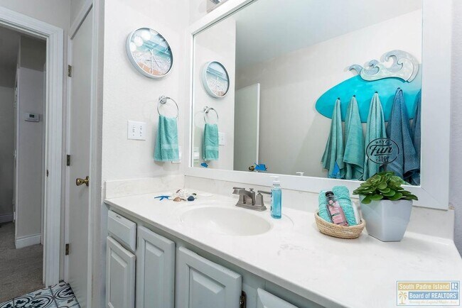 Building Photo - 127 E Atol St