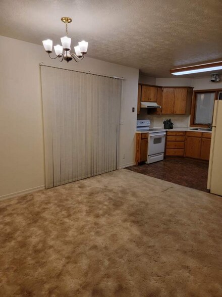 Building Photo - 620 Buckingham Dr