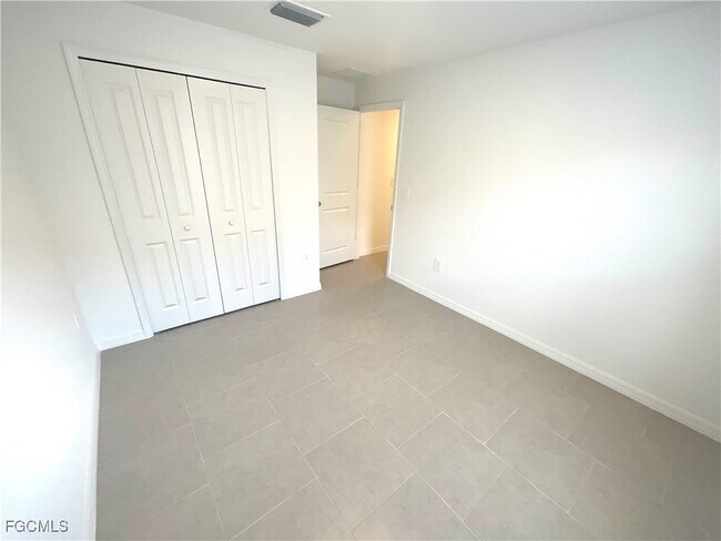 Building Photo - 11961 Savanna Lks Blvd