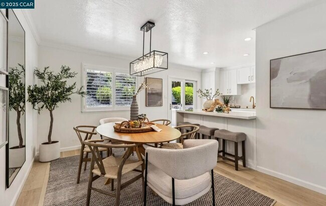 Building Photo - 1600 Springbrook Rd