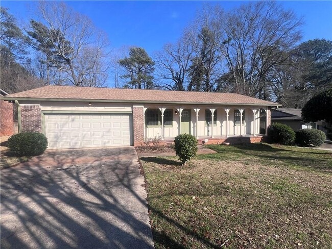 Building Photo - 2274 Greenway Dr