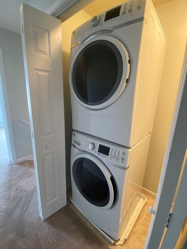 Building Photo - Great City Condo with 2 Primary Suites!