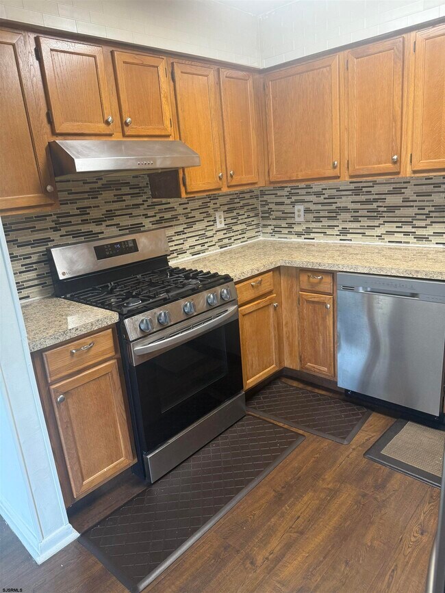 Building Photo - 22 Oyster Bay