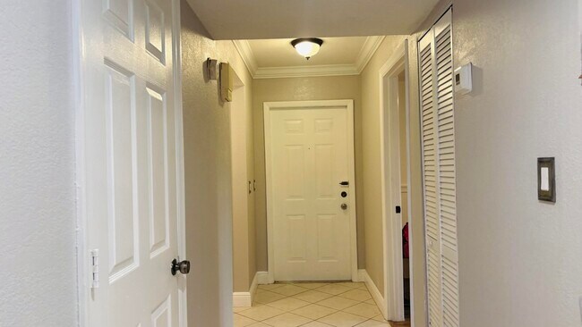 Building Photo - 9521 Boca Cove Cir