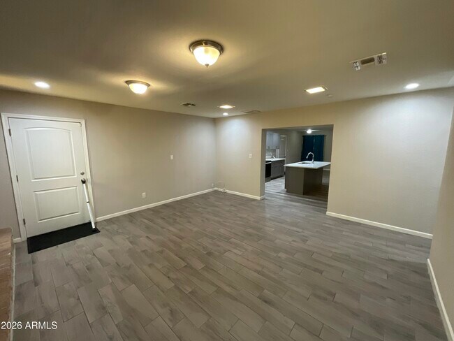 Building Photo - 2320 E Wier Ave