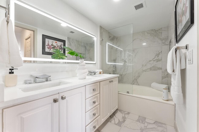 Building Photo - 2851 NE 183rd St