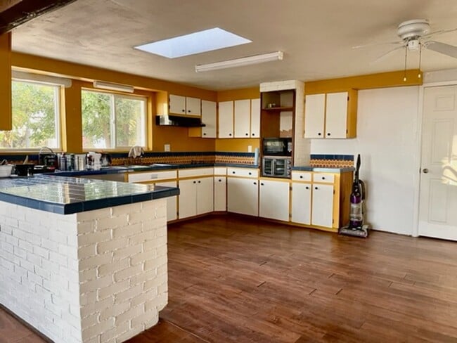 Building Photo - Ranch Style Farm