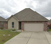 Building Photo - 16901 Desmare St