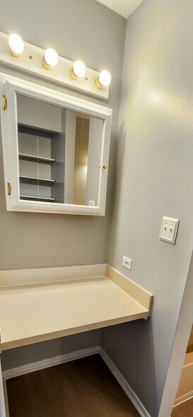 Building Photo - 1440 Stonebridge Cir