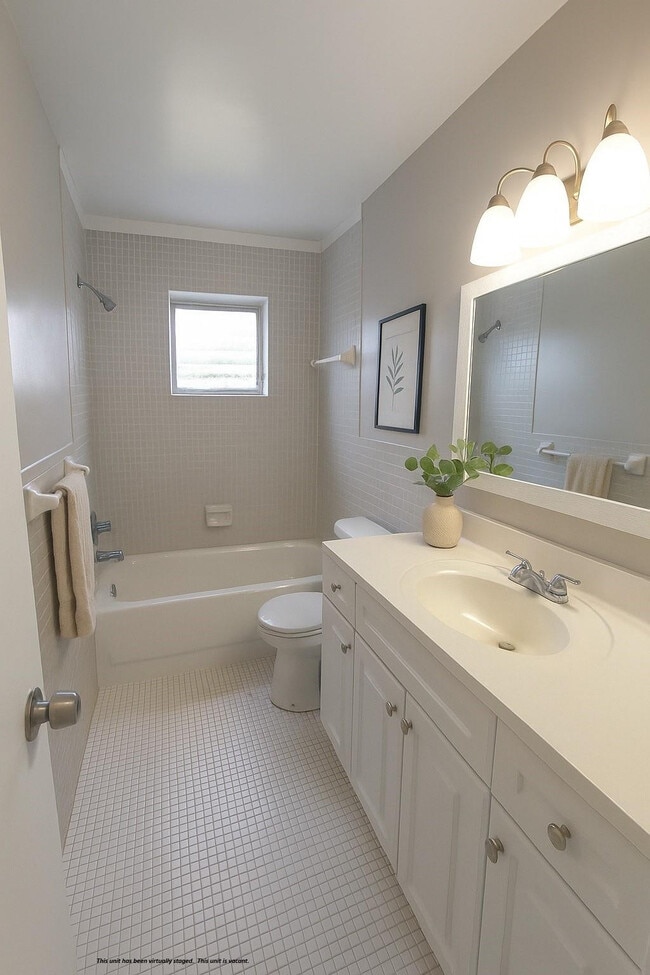 Building Photo - 1630 N 25th Ave