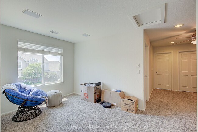 Building Photo - Evolve Real Estate: Beautiful Corner Townhome Available for Move-in on July 21st!
