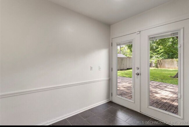 Building Photo - 3408 S Pittsburg Ave