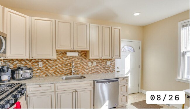 Building Photo - 4302 Woodlea Ave