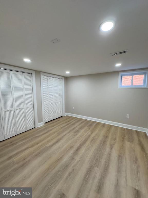 Building Photo - 4305 Elmwood Rd