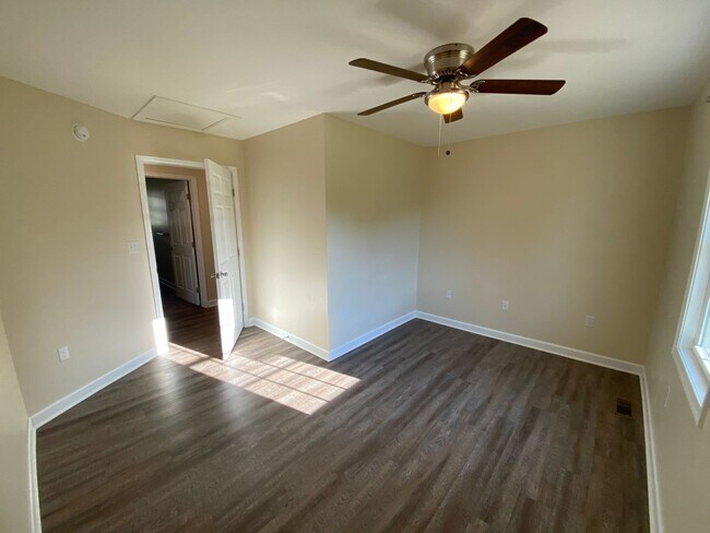 Building Photo - Two bedroom with a large office. Single level