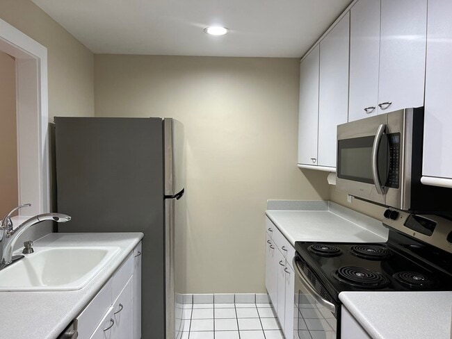 Building Photo - 416 Marlborough St
