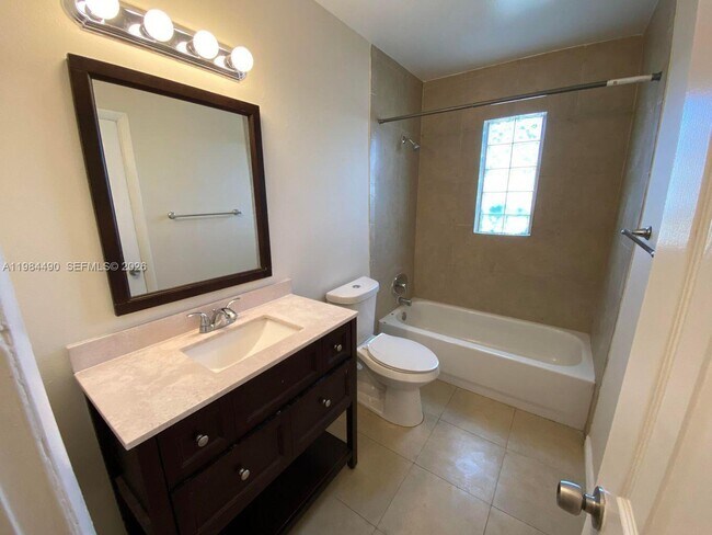 Building Photo - 1528 Avenue S