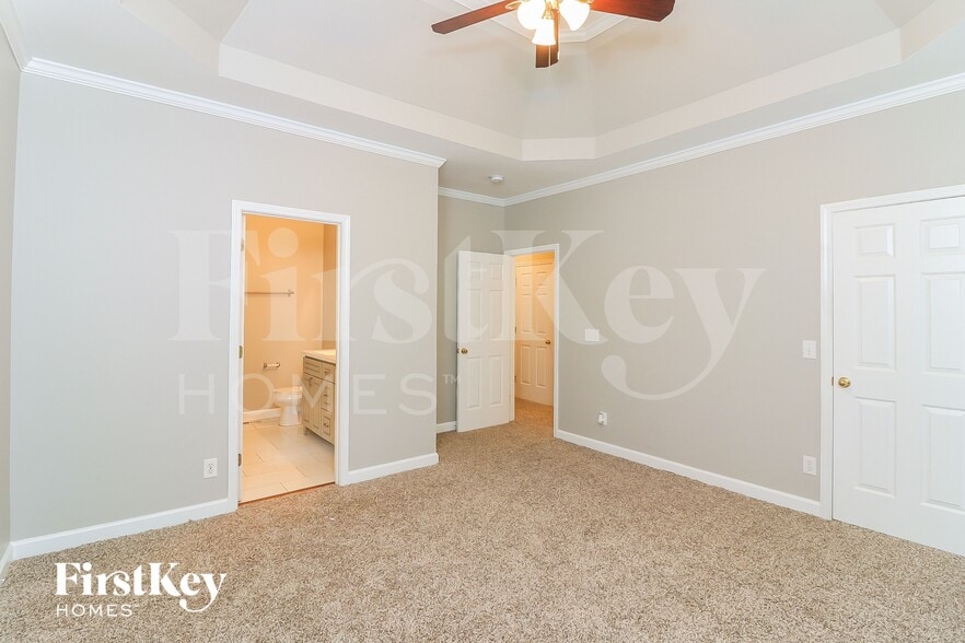 Building Photo - 2630 Argo Dr SE