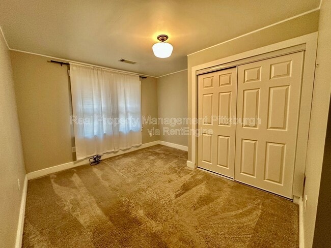 Building Photo - 1112 Kelton Ave