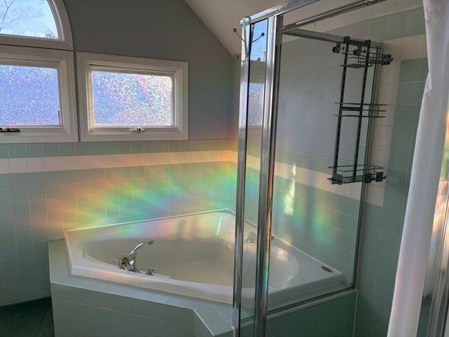 Building Photo - 433 McKinley St