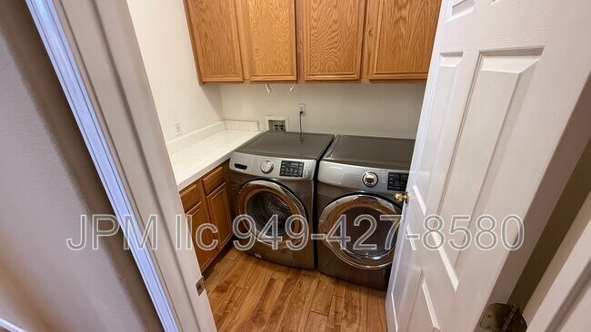 Building Photo - 9950 Moccasin Ct
