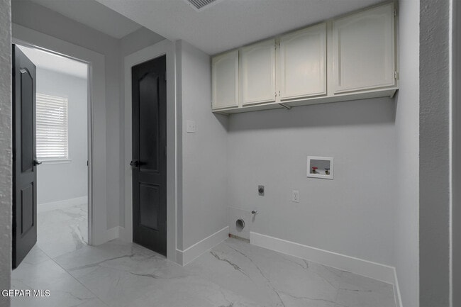 Building Photo - 7413 Le Conte Dr