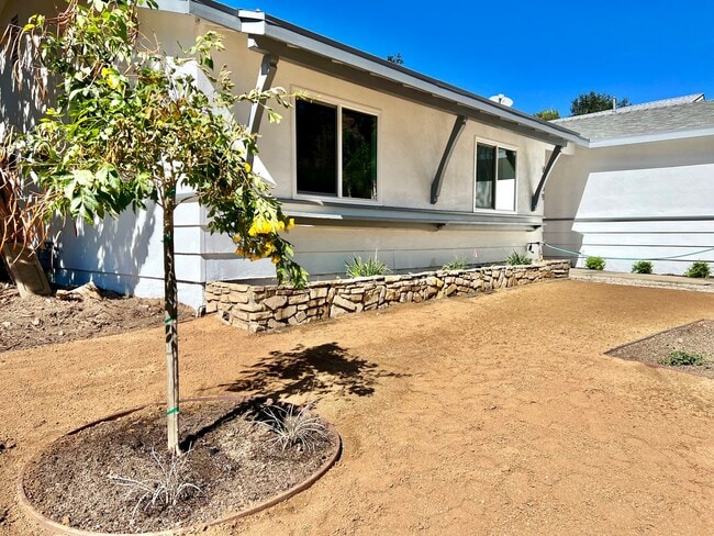 Building Photo - Remodeled 3-bedroom, 2 bath home in Agoura Hills