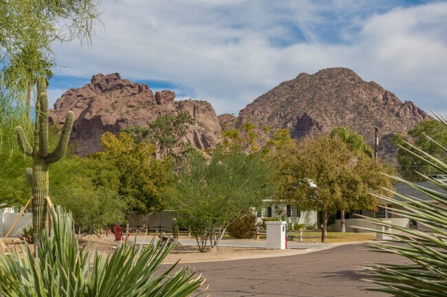 Building Photo - 5214 N 43RD PL