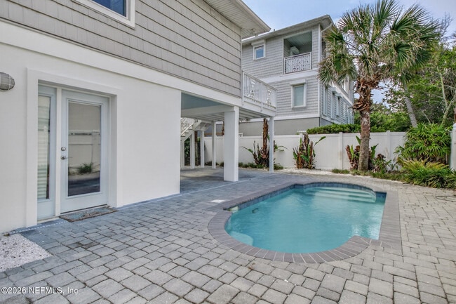 Building Photo - 1766 Beach Ave
