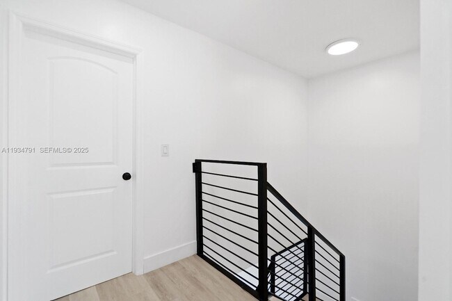 Building Photo - 4311 NW 115th Ave