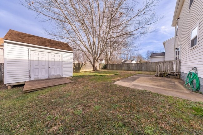 Building Photo - 203 Bruton Dr