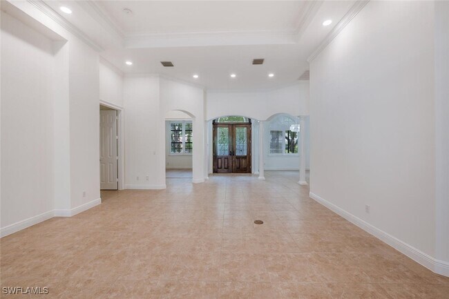 Building Photo - 600 6th Ave N