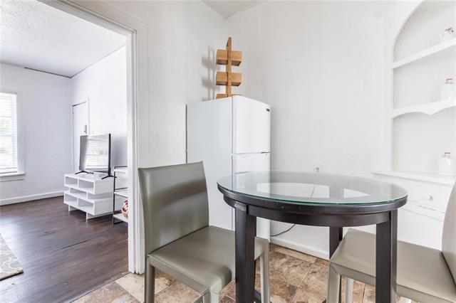 Building Photo - 320 W Canty St