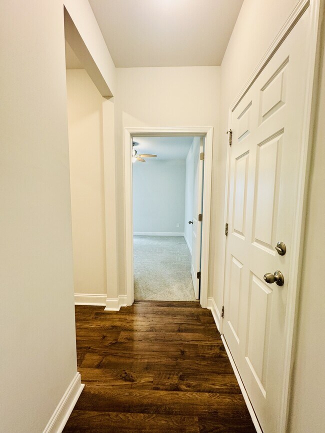 Building Photo - 2422 Capri Ct