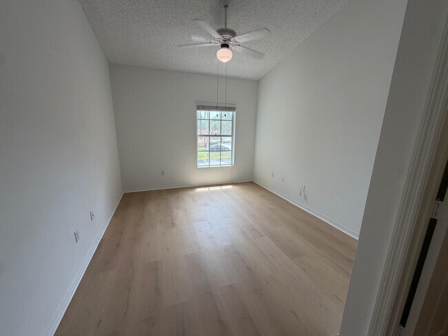 Building Photo - 10336 Fox Trail Rd S