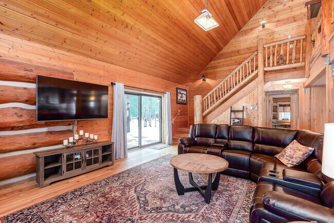 Building Photo - 55823 Wood Duck Dr