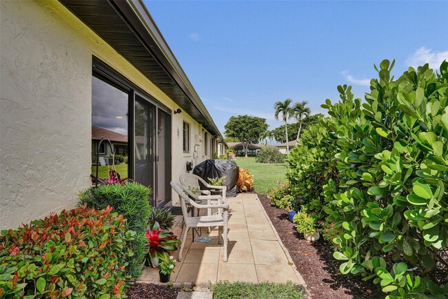 Building Photo - 4840 Greentree Ln