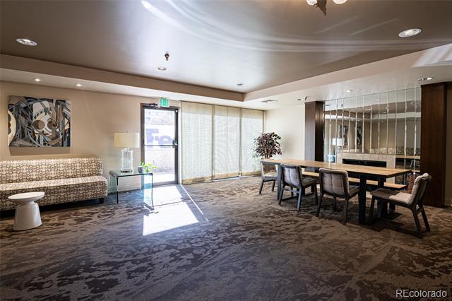 Building Photo - 800 N Pearl St