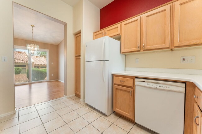 Building Photo - Sun City Summerlin 2 bedroom and 2 bathroom in a  55 and older Neighborhood