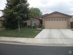 Building Photo - GRAND ISLAND PLACE---SEVEN OAKS ! Applicat...