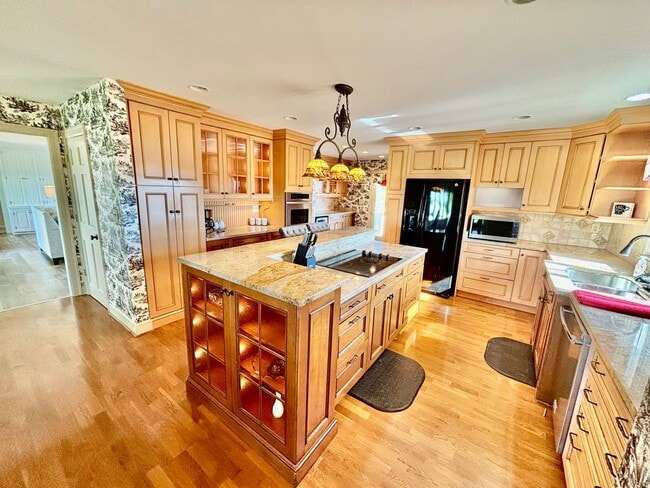 Building Photo - Escape to Luxury: Your Private Oasis on a ...