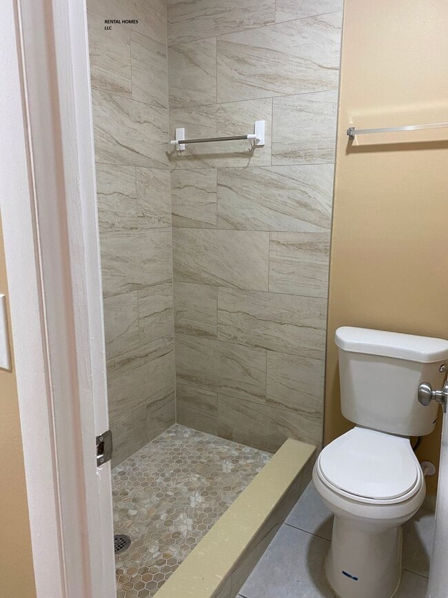 Building Photo - Patio Home with 3 Bedroom and 2 Bathrooms, Minutes Away From UCF, Technology Park, & the E/W Expr...