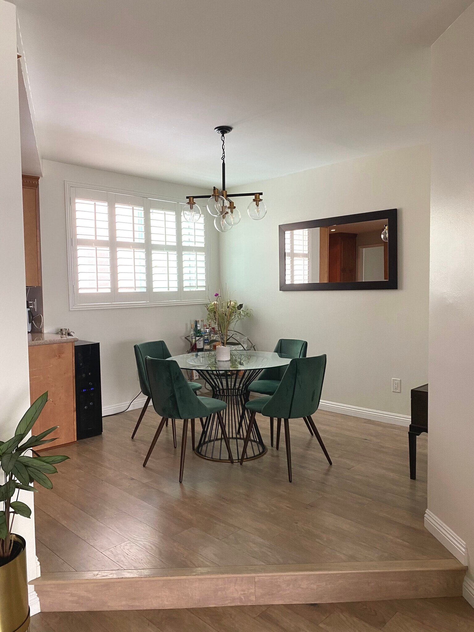 Dining Area - 11820 Mayfield Ave